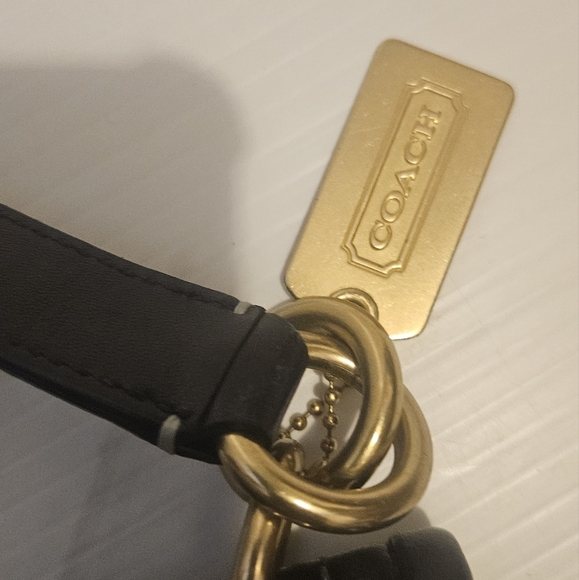 RARE Authentic Coach Black Leather Flap Shoulder Bag–Gold Hardware - Picture 7 of 12